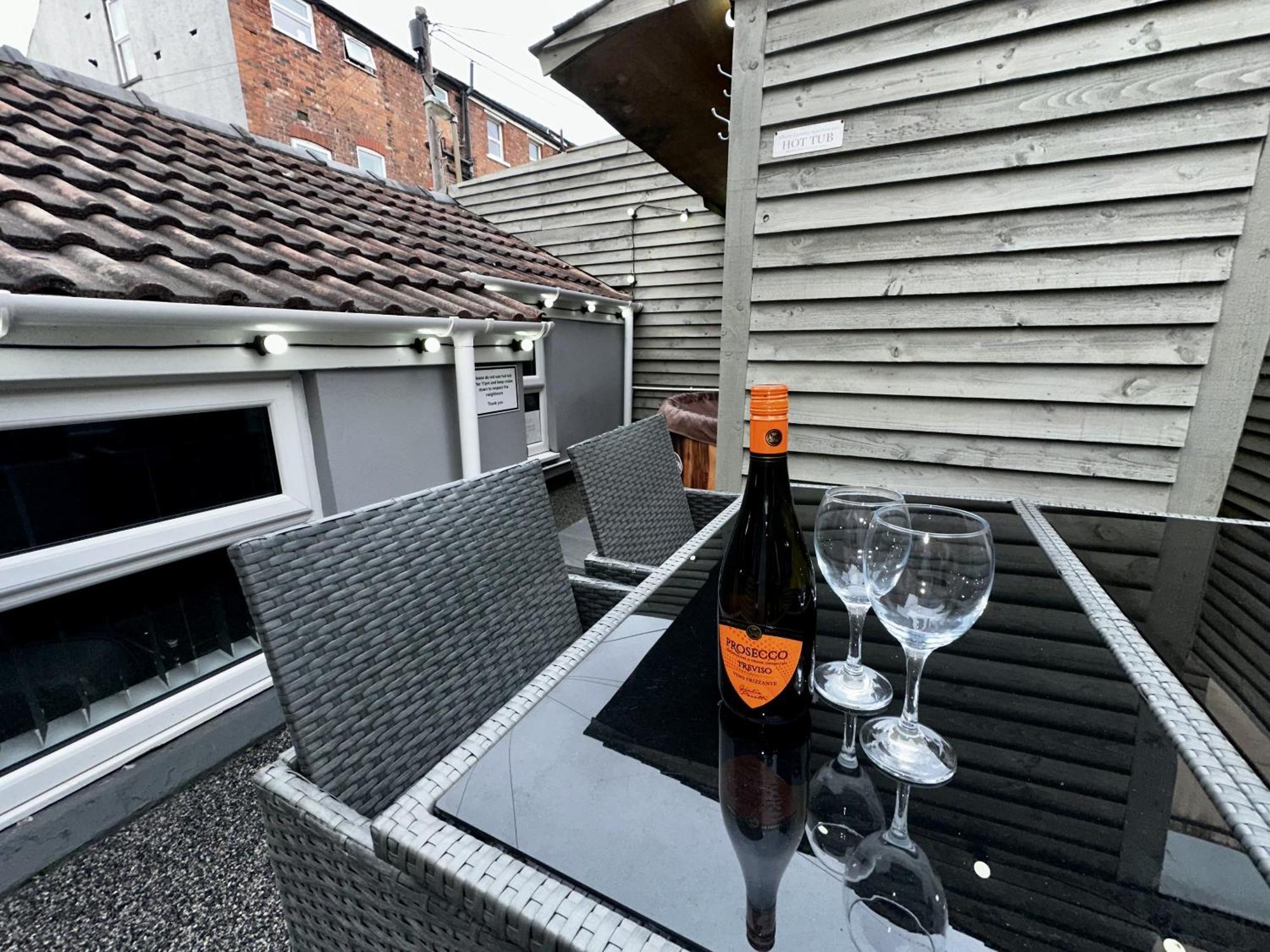 Albert Luxury Hottub & Jacuzzi Apartments Blackpool Habitación foto
