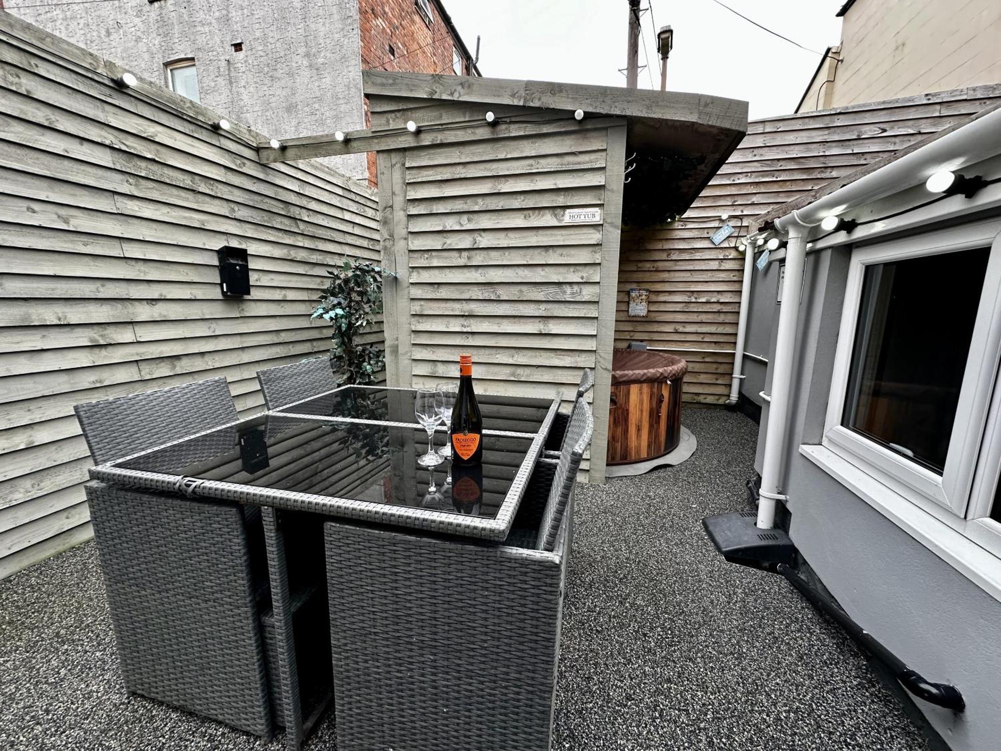Albert Luxury Hottub & Jacuzzi Apartments Blackpool Habitación foto